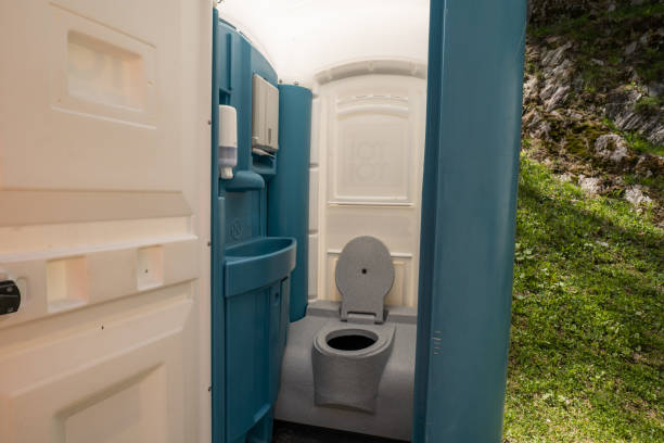 Best Portable restroom trailer rental  in Maplewood, WA